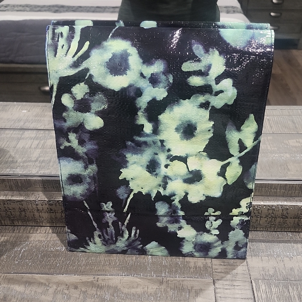 Blue Q Abstract Green and Black Tablet Sleeve